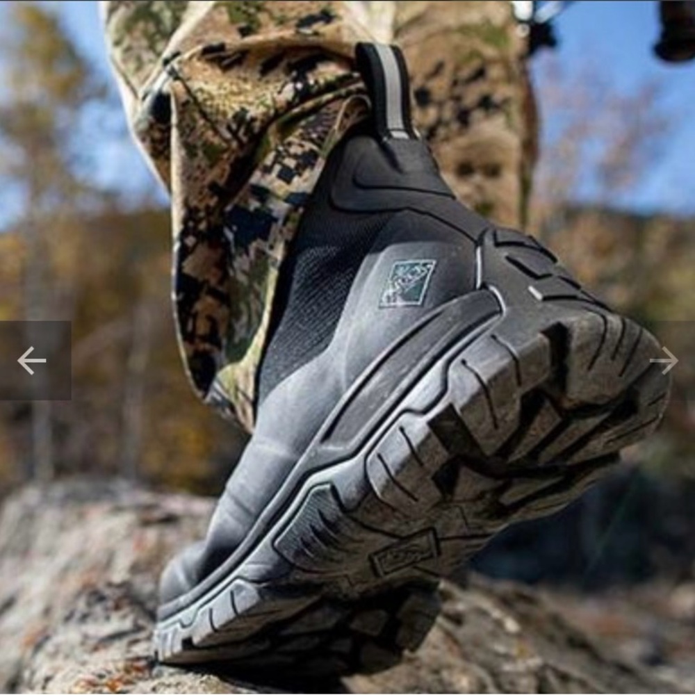 The Muck Apex Mid Zip Boots